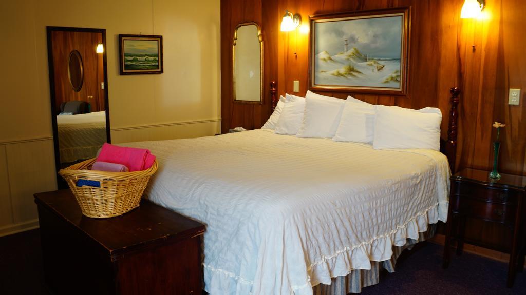 Harbor Haus Inn & Suites هيرمان الغرفة الصورة